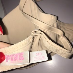2 Victoria's Secret bras