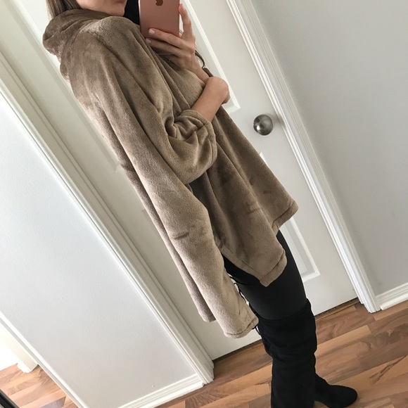 SOLD OUT - Picture 3 of 4