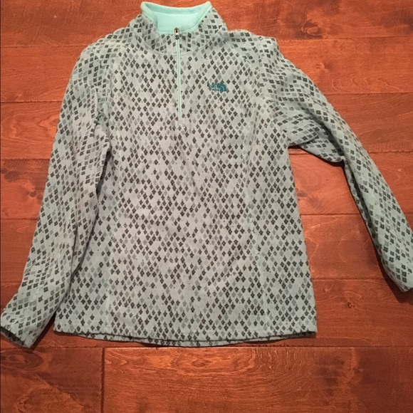 North face pullover