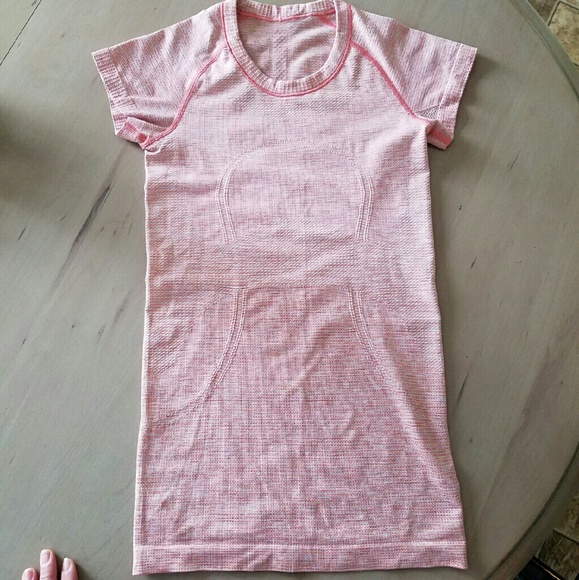 Lululemon Swiftly Tech Short Sleeve Top (Size 2)