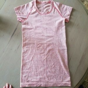 Lululemon Swiftly Tech Short Sleeve Top (Size 2)