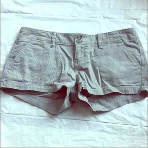 Low rise twill shortie