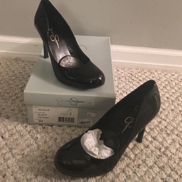 Jessica Simpson Black patent leather pumps