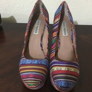 Steve Madden fabric pump