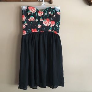 Adorable sweetheart strapless dress
