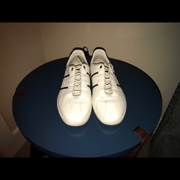 Authentic Gucci Sneakers size 9.5 - Picture 2 of 3