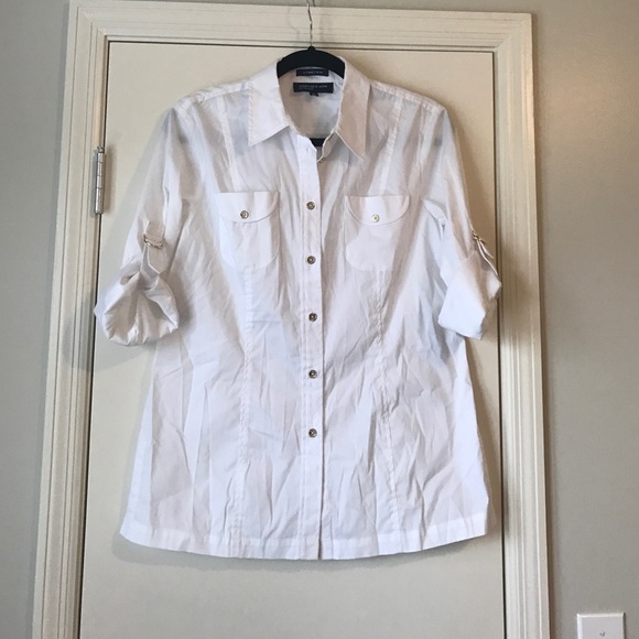Jones New York Blouse. Size M.