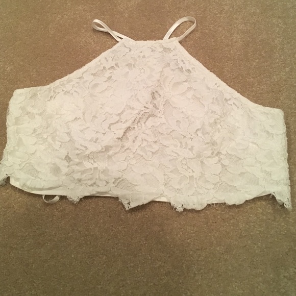 Bebe Crop Top - image 3