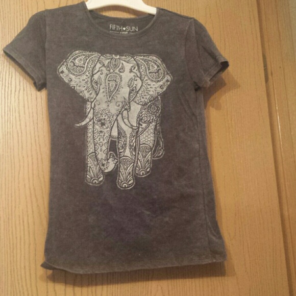 Elephant design t-shirt