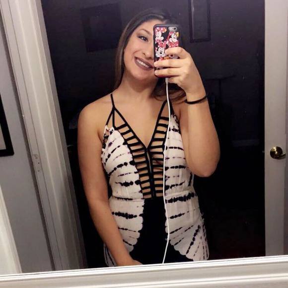 Meet your Posher, Simone - Picture 1 of 1