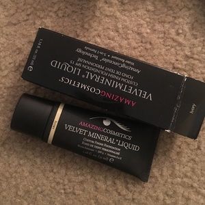 Amazing cosmetics IVORY