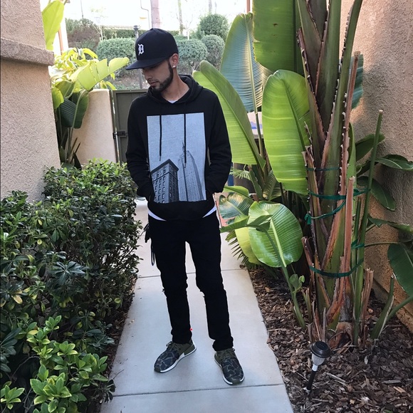 Meet your Posher, Chris - Picture 1 of 1