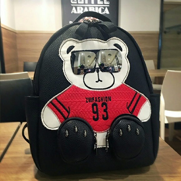 Sun glasses bear bagpack