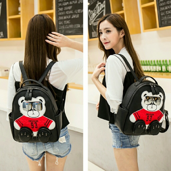 Sun glasses bear bagpack