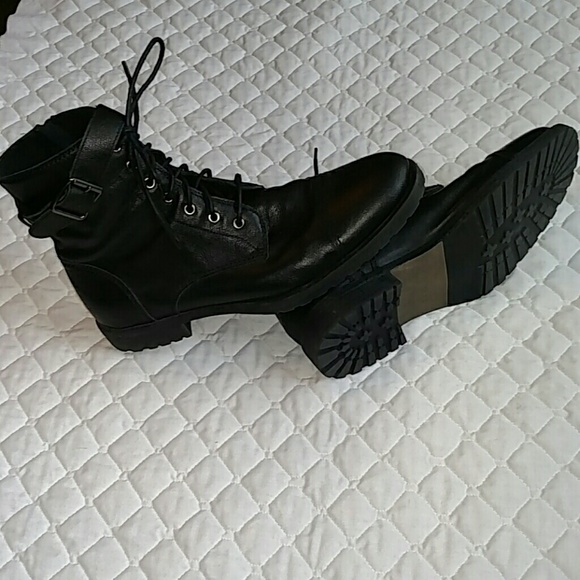 Banana Republic Landon leather boots 13 - Picture 3 of 4