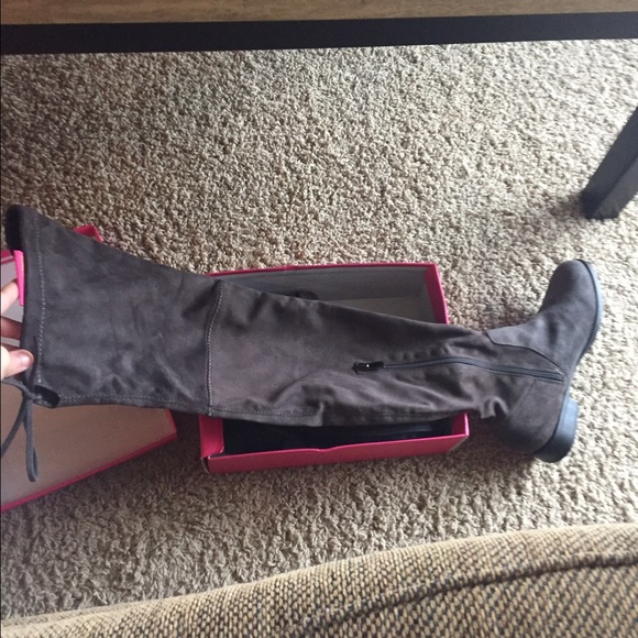 BNWOT Catherine Malandrino knee high boot in MOCHA - Picture 1 of 4