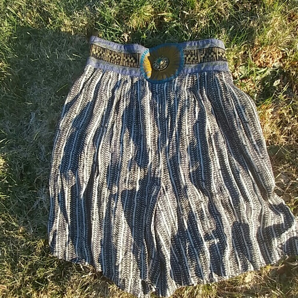 platinum by Dorothy Schoelen Pants - Beautiful shorts