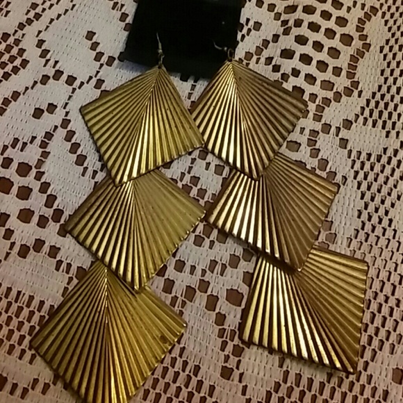 Vintage Earring Bundle - Picture 2 of 3