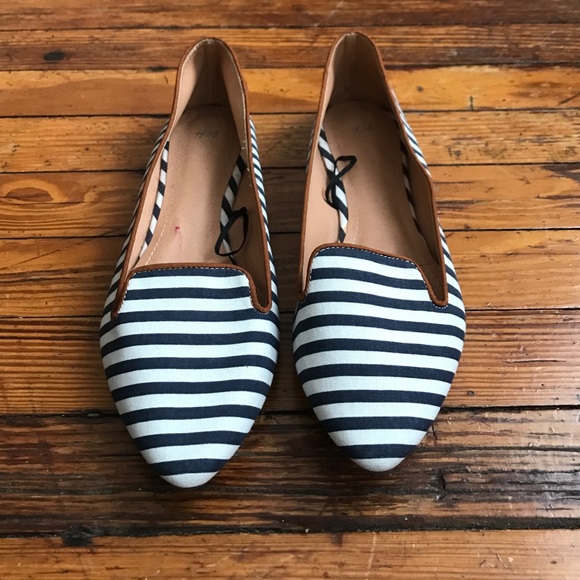 H&M striped slip on flats. Size 10.
