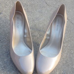 Women's Bandolino Nude Pumps Size 10M 
Like new!