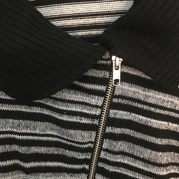 Jessica Simpson sweater - Picture 3 of 4