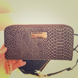 BCBG wallet