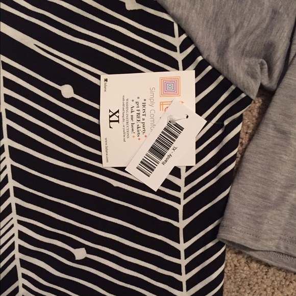 Lularoe Randy shirt..BNWT! - Picture 3 of 3