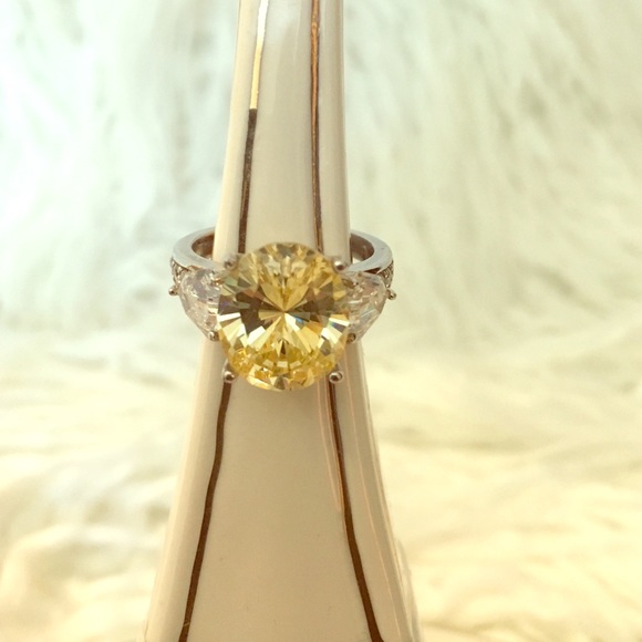 Ring sterling silver with cc diamonds