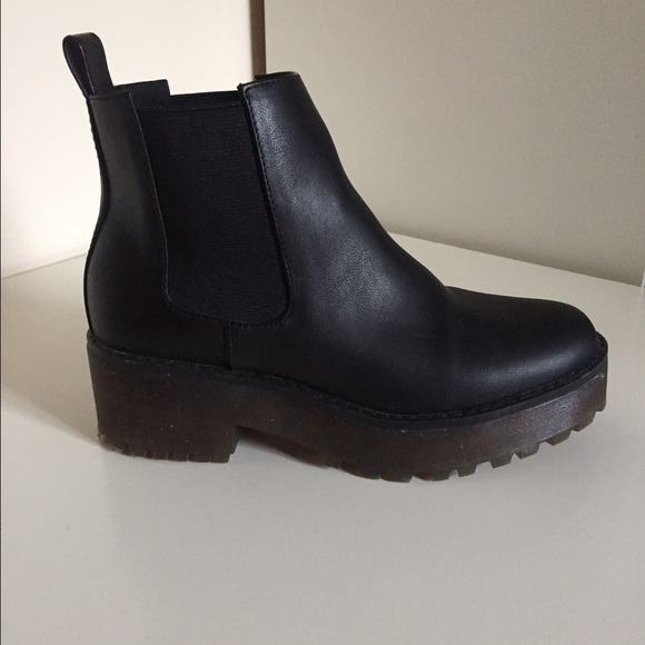 Black platform boots from Divided|H&M.