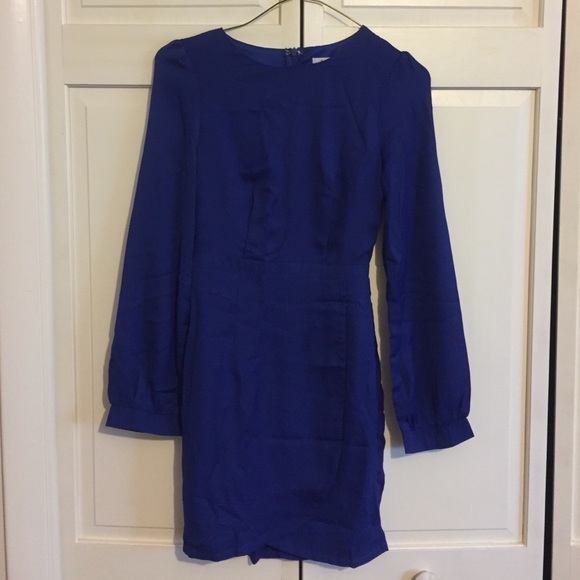 Long-Sleeve Blue Tobi Dress