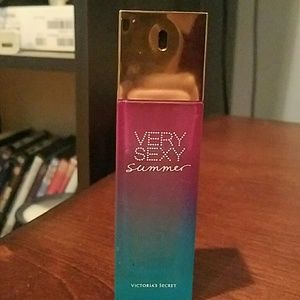 Very sexy VICTORIA'S SECRET PERFUME!