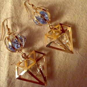Diamond 💎shape earrings 😊 blue & white crystals