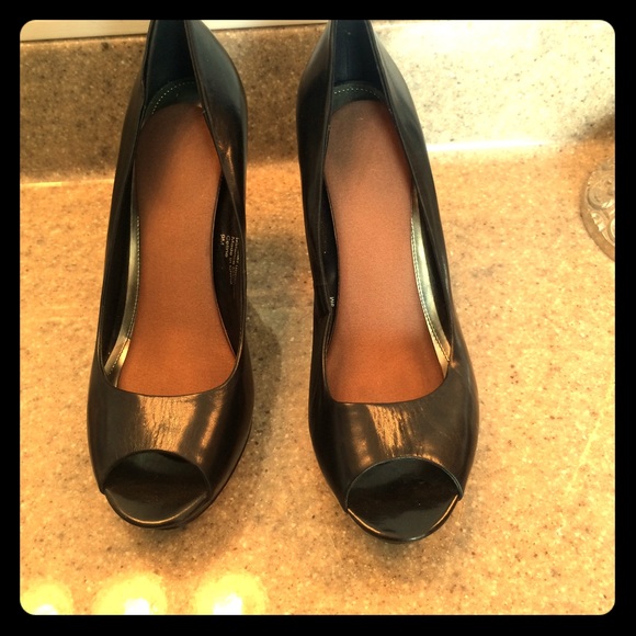 Black high heels.