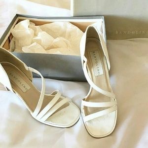 White leather Bandolino Strappy pump
