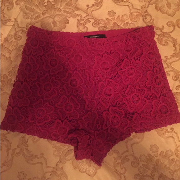 Pretty Short ! - Picture 2 of 4