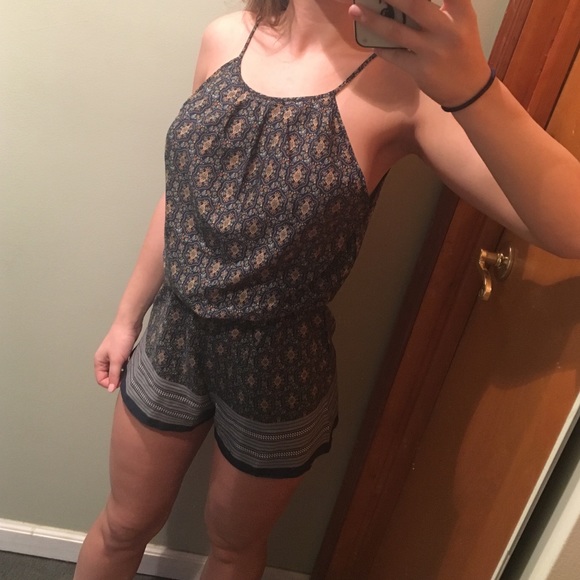 Romper - Picture 2 of 4