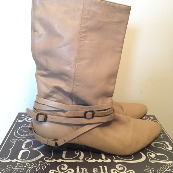 Frye Shoes - Vintage "FRYE" cream boots Frye Shoes - Vintage "FRYE" cream boots