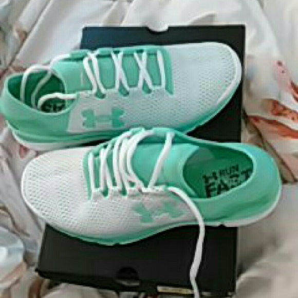 UNDER ARMOUR SpeedForm Appollo 2 running shoes