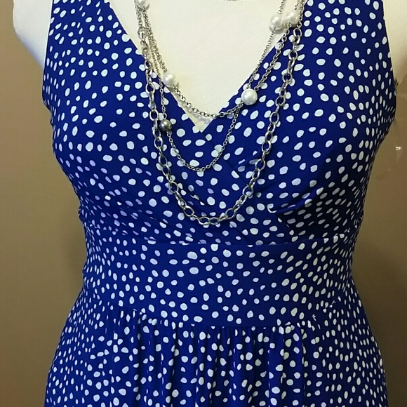 Dress - Picture 2 of 4