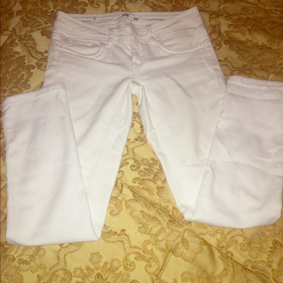 White Capri Pants 👖