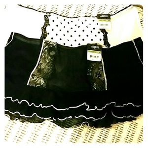 Ladies Skirted Thongs Set of 2 Nwt