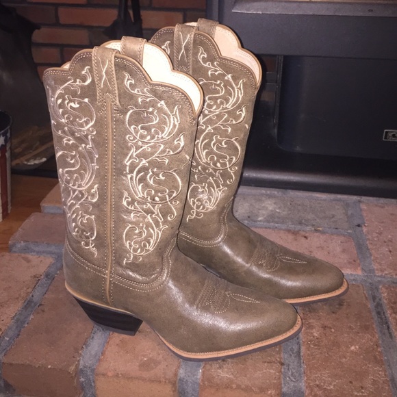 Country Outfitter Women's Cowgirl boots