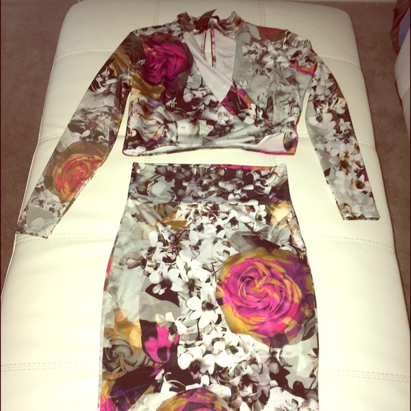 2 piece BeBe floral skirt set.