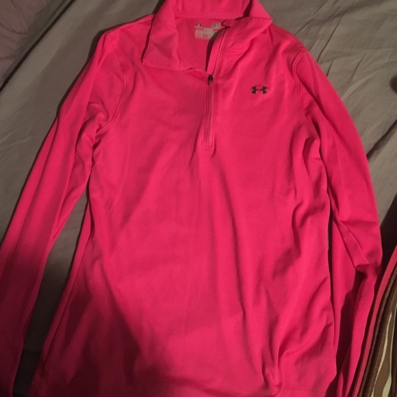 Long sleeve under armour pull over