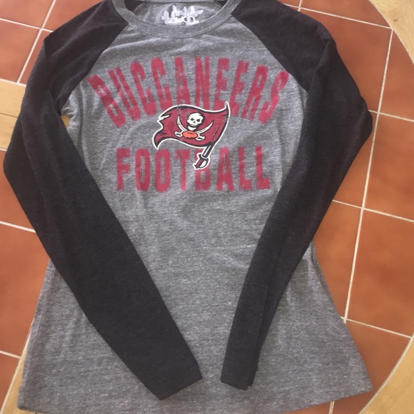 Long sleeve Buccaneers shirt