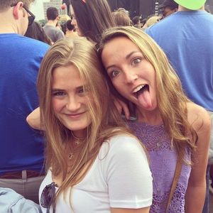 Meet your Posher, Hillary