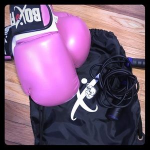 Boxing gloves with jump rope & backpack!