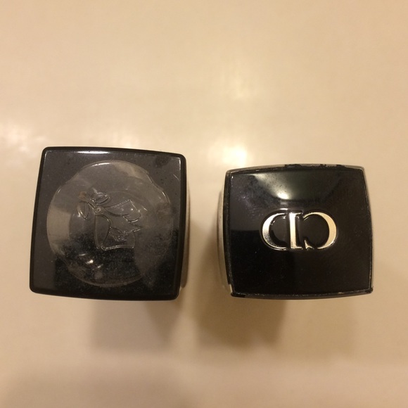 Two bottles of foundation - Picture 3 of 3