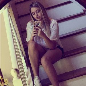 Meet your Posher, Kayla