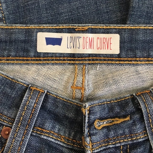 Levi's - Picture 2 of 3